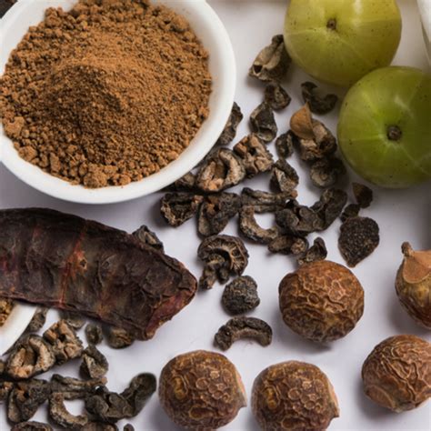 Amla For Hair - Top 10 Benefits & Ways To Use It?