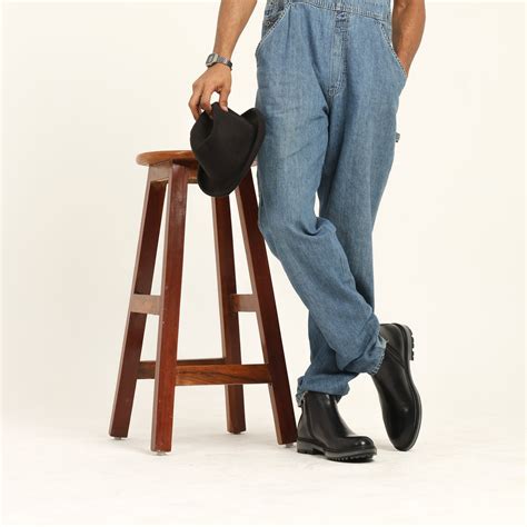 Classic Black Chelsea Boots | Pierre Cardin India