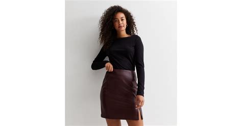 Tall Burgundy Leather-Look Split Hem Mini Skirt | New Look