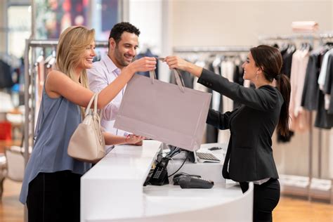 Retail Associate Definition 的图像结果