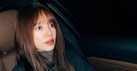 Yoon Eun-hye Shares Bare-Faced Weekend Photos Despite Makeup Efforts