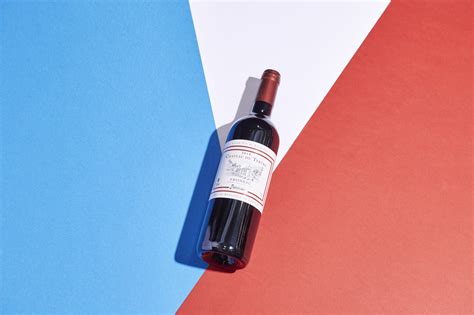 A Guide to Bordeaux: The Famous French Wine Region - Straits Wine SG