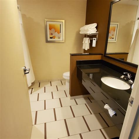FAIRFIELD BY MARRIOTT INN & SUITES SIOUX FALLS AIRPORT - Hotel Reviews ...