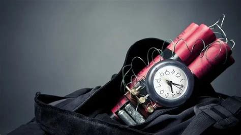 दिल्ली: इंडियन स्कूल में बम की धमकी का ईमेल, खाली कराया गया - delhi ...