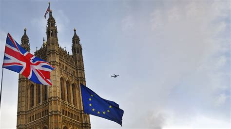 Year-end Brexit disclosure considerations