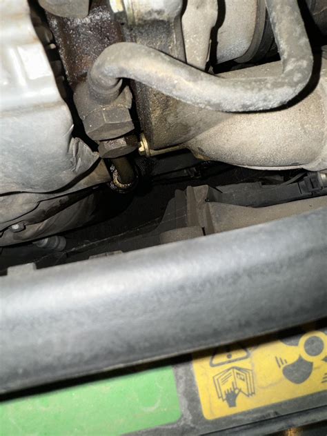 Leaking turbo oil feed line on 09 MINI : r/MechanicAdvice