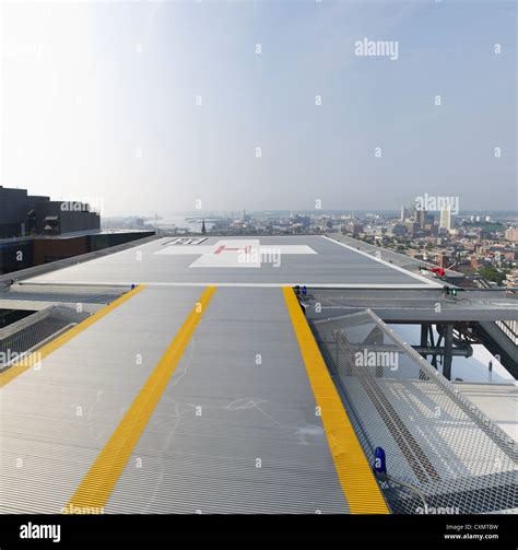 Helicopter Landing Pad On Top Of Hospital Building Stock Photo - Alamy