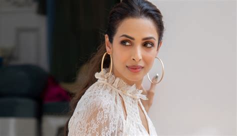 VIDEO- Malaika Arora impresses netizens with an impossible Pilates ...