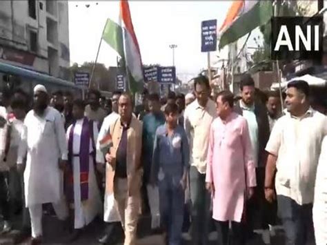 TMC leader Kunal Ghosh joins protest against atrocities on minorities ...
