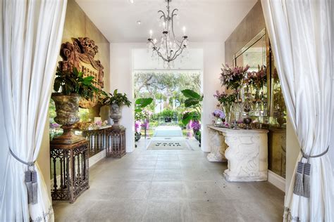Lisa Vanderpump House Entrance