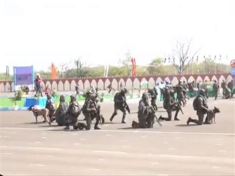 CRPF personnel carry out mock drills, display skills during parade on ...