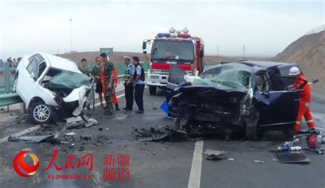 轿车在高速公路逆行发生车祸致5人死亡(图)|逆行_新浪新闻