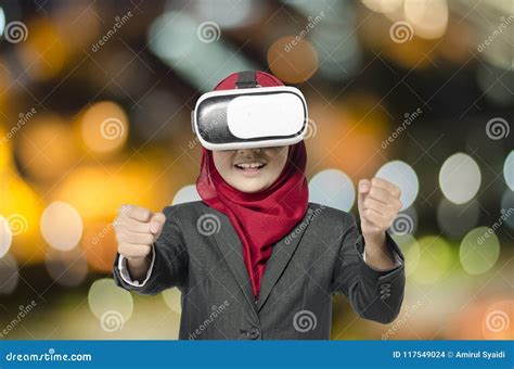 Technology Communication Portrait 的图像结果