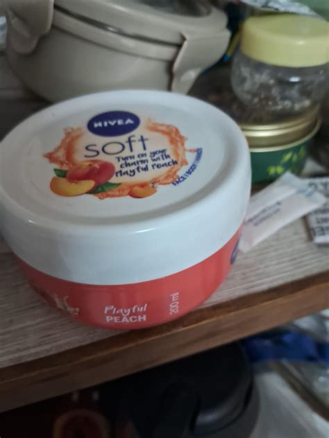 NIVEA Soft Light Moisturizer 200ml | Playful Peach | For Face, Hand ...
