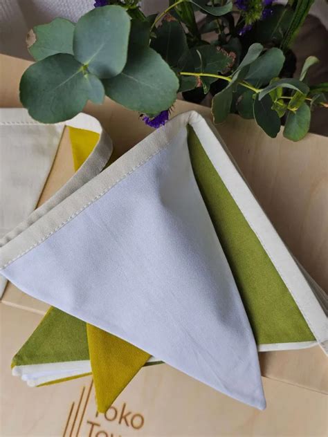 Guirnalda de Banderines Verde Montessori | YokoTower