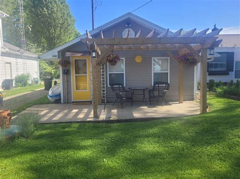 Brooklyn, MI Holiday Apartments and Self Catering | cozycozy