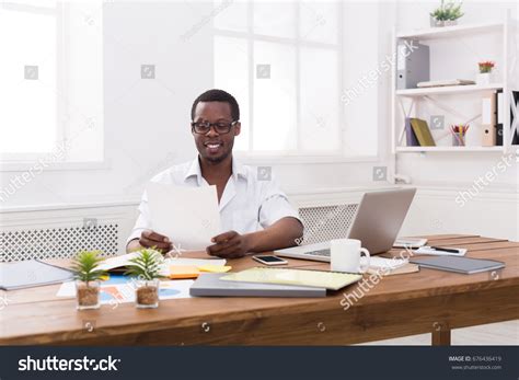 Happy Black Businessman 的图像结果