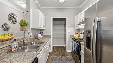 Apartment Photo Gallery | The Pointe at Stockbridge