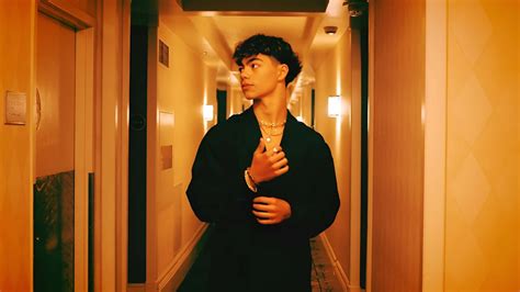 [100+] Fondos de fotos de Malachi Barton | Wallpapers.com