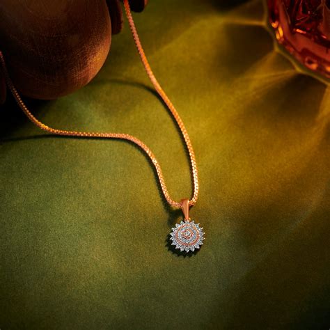Elegant Flower Diamond Pendant