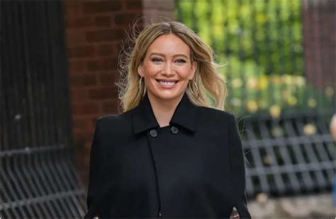 Hilary Duff's bio: age, height, weight, wiki, relationship, net worth ...