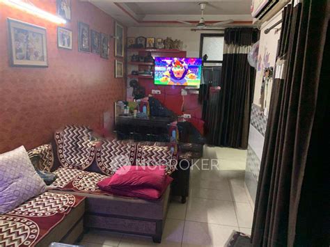Sap builder Pratap Vihar - Without Brokerage Semi-furnished 3 BHK Flat ...