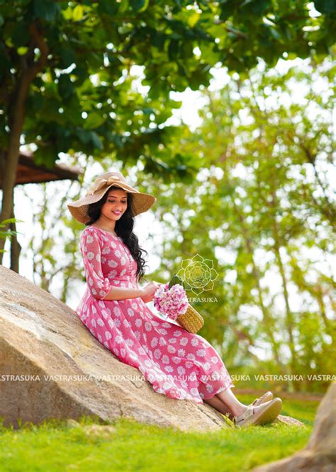 Baby pink flora – Vastrasuka