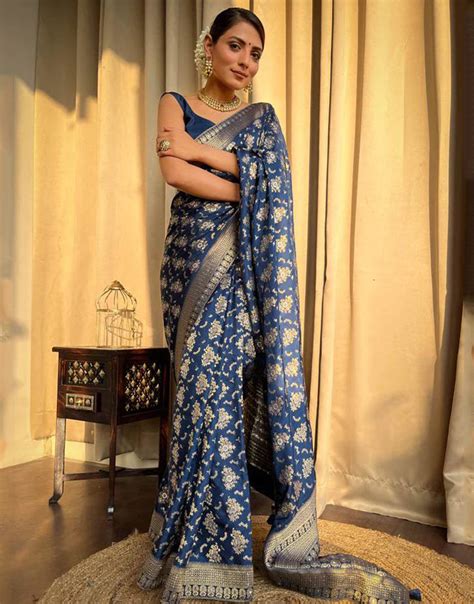 Navy Blue Banarasi Silk Saree With Zari Weaving Work – Sareewave