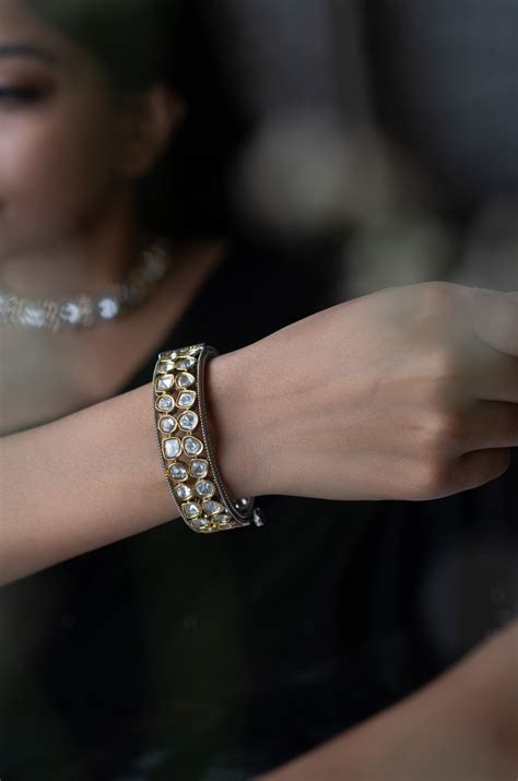 Ozara Silver Victorian Polki Bangle – Do Taara