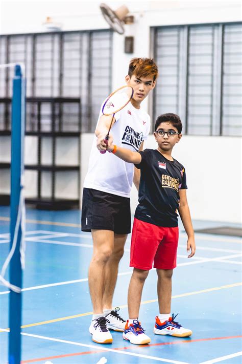 Backhand Clear Badminton 的图像结果