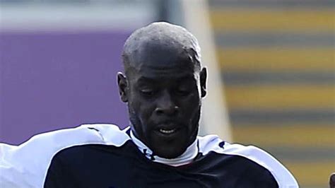 Parry keen to keep Showunmi | Football News | Sky Sports