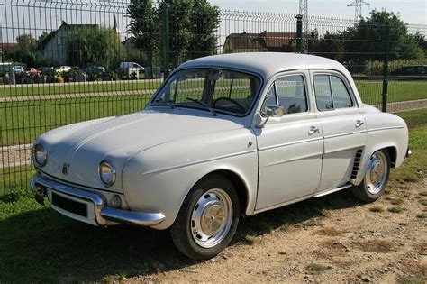 Renault Dauphine La Centrale at Tayla Currey blog