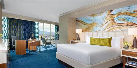 Mandalay Bay Resort and Casino | Beach Hotel on the Las Vegas Strip