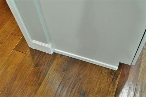 Kitchen Floor Cabinet Moulding Ideas