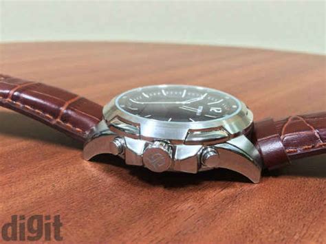 Titan Juxt Review : Of traditions and becoming smart