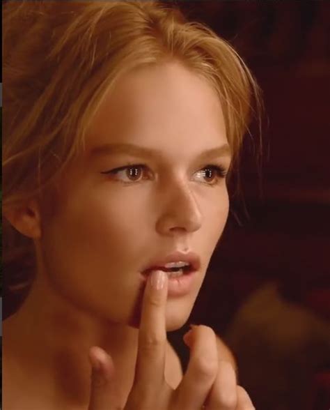 Anna Ewers Anna Ewers, Beauty Hacks, Beauty Tips, Nose Ring, Makeup ...