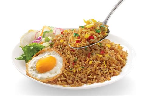 4 sendok nasi goreng berapa kalori