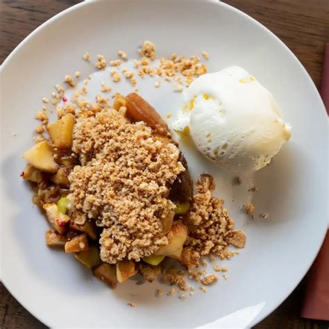 Vegan Apple Crumble Recipe | Easy & Healthy Dessert