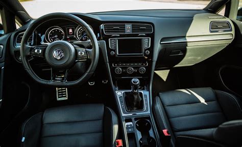 2017 Volkswagen Golf R Review, Pricing, and Specs