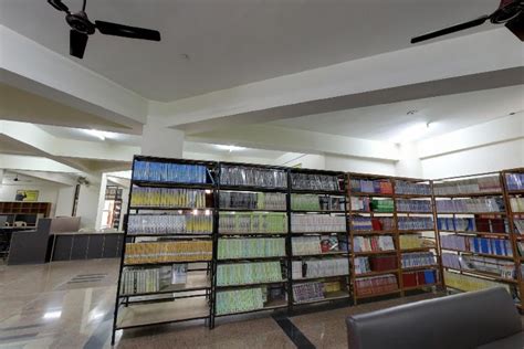 IIMT Group of Colleges Greater Noida Campus: Photos, Virtual Tour