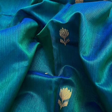 Peacock green & blue dual tone maheshwari saree with flower motifs all ...