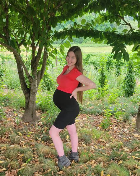 Jade Love | Which photo is your favorite? 🍓 #pregnant #pregnancy #preggo | Instagram