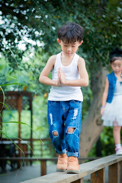 【学员分享】8岁男孩一副武汉抗疫图感动众人，在艰难的日子里，用童心唤醒春天.. - 知乎