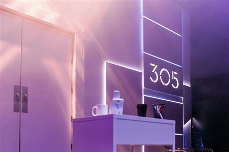 'Laughs in Spanish' is funny in any language | Review