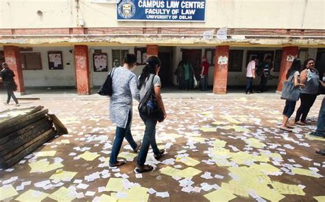 Students in a fix after DU law seats reduced to 1440 from 2310 - India ...