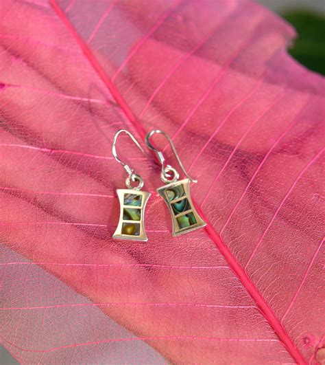 Mother-of-Pearl Oceanic Earrings – Totapari