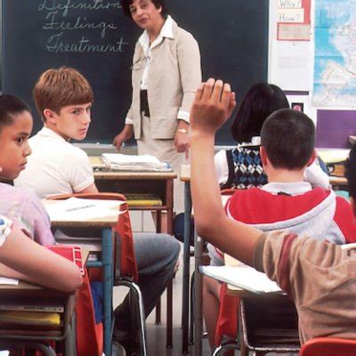 Nueces | Spanish to English Translation - SpanishDictionary.com