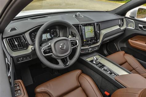 Novo Volvo XC60 é eleito SUV do ano 2018 nos EUA