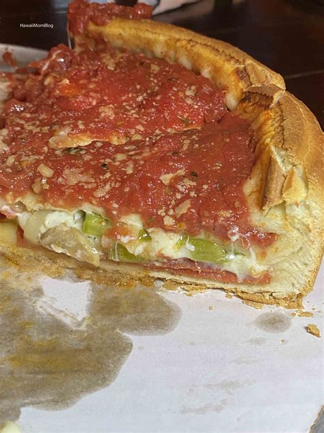 Hawaii Mom Blog: Visit Chicago: Giordano's at The Curragh Irish Pub