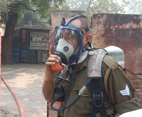 Mathura News: मथुरा में CMO ऑफ‍िस में पंप हाउस से क्लोरीन गैस का रिसाव ...